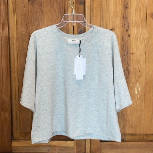 be you Tops - NWT BE YOU GRAY CROPPED CURLED RAW EDGES SWEATSHIRT Sz. L